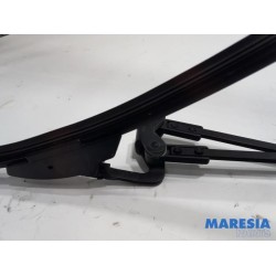 Peugeot - 107 - Front wiper arm