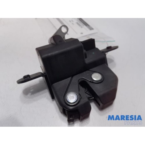 Fiat - Doblo - Tailgate lock mechanism