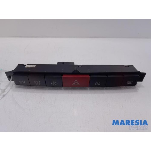 Fiat - Doblo - Panic lighting switch