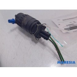Fiat - 500 - Scheibensprüherpumpe vorne