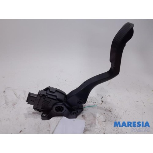 Peugeot - 207 - Gaspedalposition Sensor