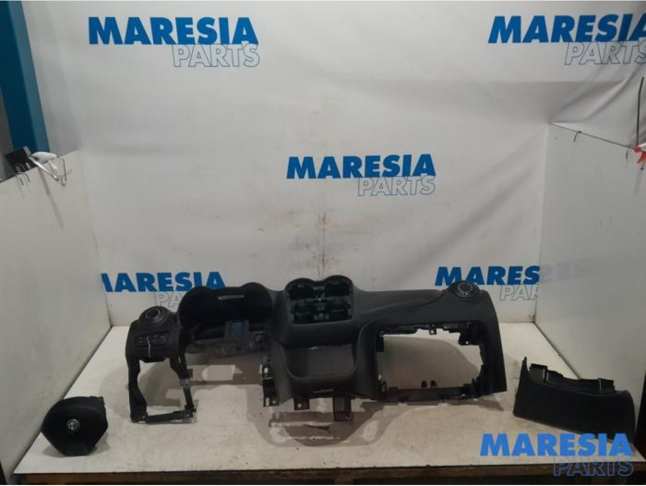 Alfa Romeo - Mito - Airbag set + dashboard