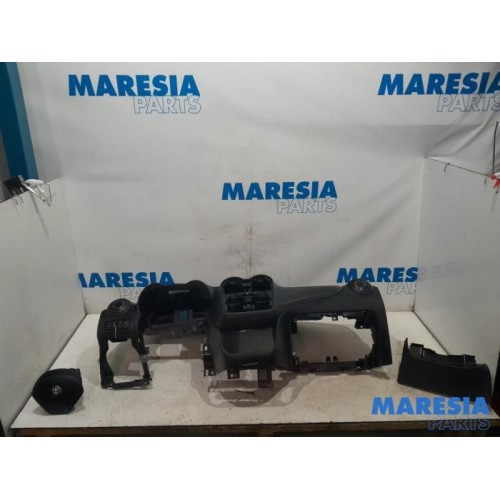 Alfa Romeo - Mito - Airbag set + dashboard