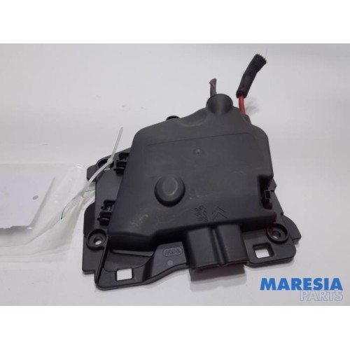 Peugeot - 207 - Fuse box