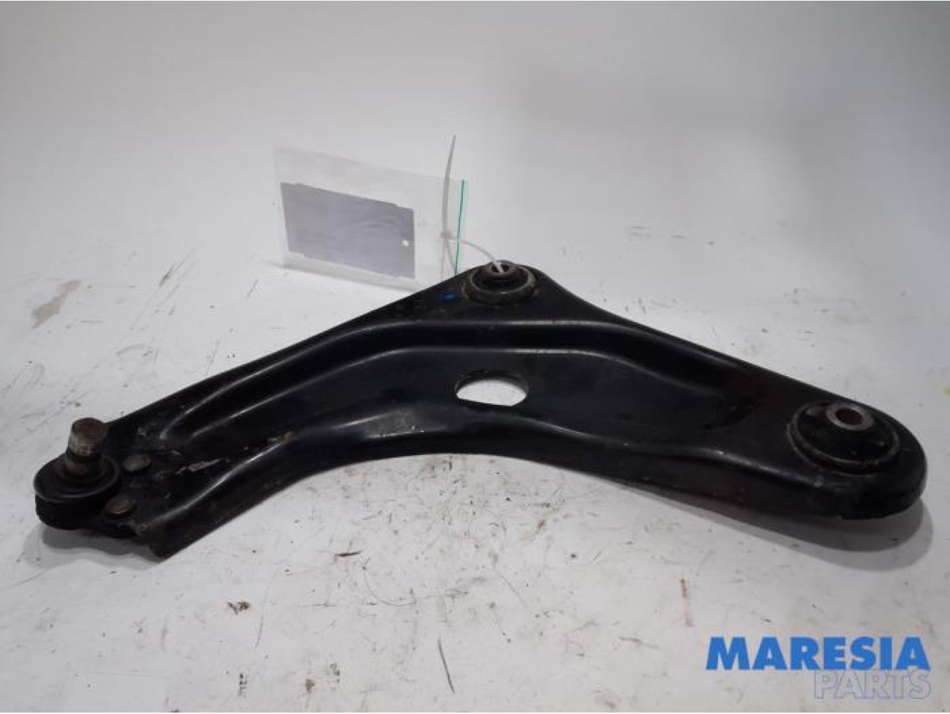 Peugeot - 207 - Front lower wishbone, left