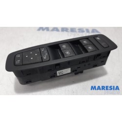 Renault - Scenic - Multi-functional window switch