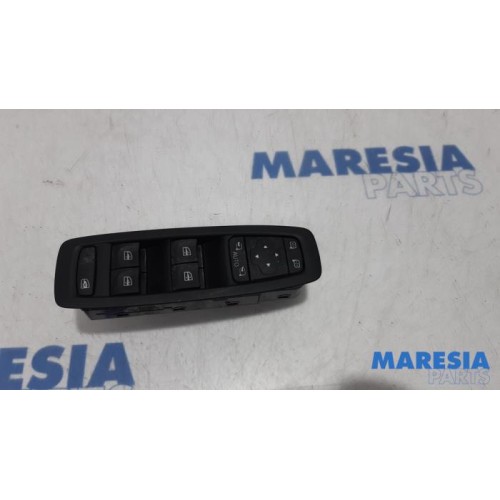 Renault - Scenic - Multi-functional window switch
