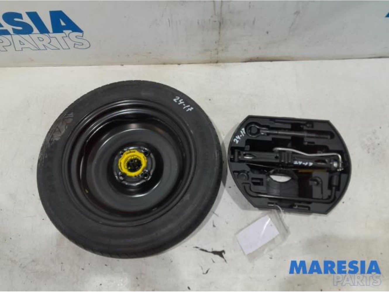 Citroen - C3 - Krikset + reservewiel