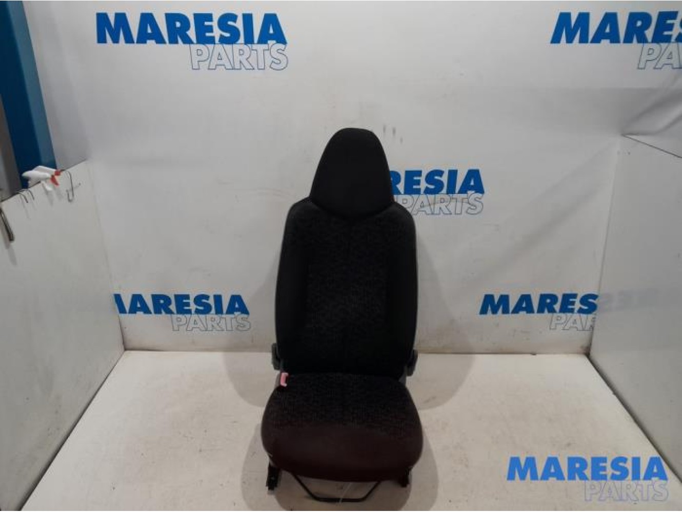 Peugeot - 107 - Sitz links