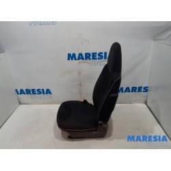 Peugeot - 107 - Sitz links
