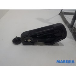 Peugeot - 107 - Krikset + reservewiel