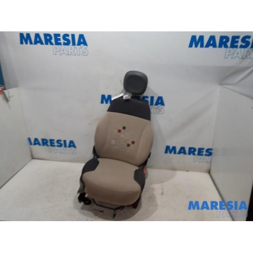 Fiat - Panda - Seat, right