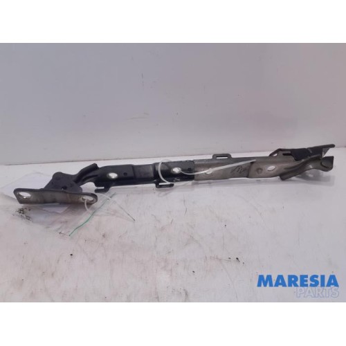 Citroen - C5 - Bonnet Hinge