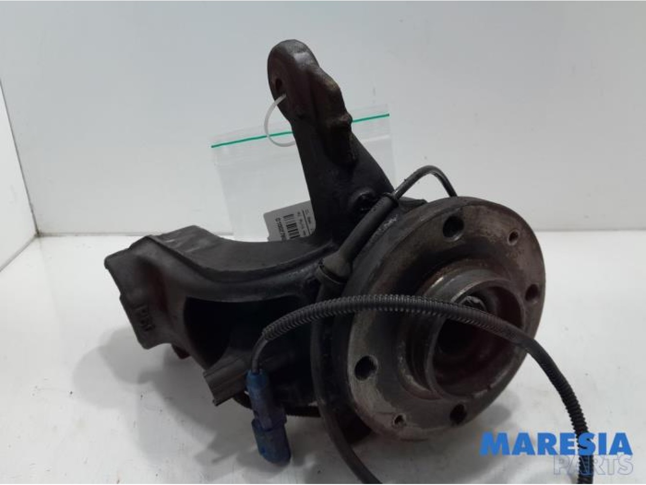 Citroen - C3 - Fusee links-voor