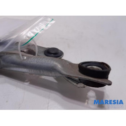 Peugeot - 107 - Wiper mechanism
