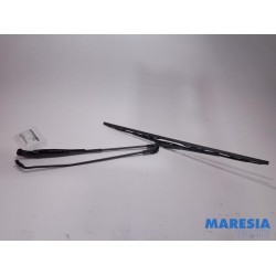 Peugeot - 107 - Front wiper arm