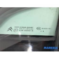 Citroen - C5 - Driehoeks Ruit links-voor