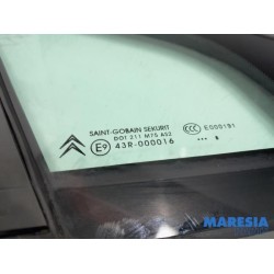 Citroen - C5 - Quarter light, front right