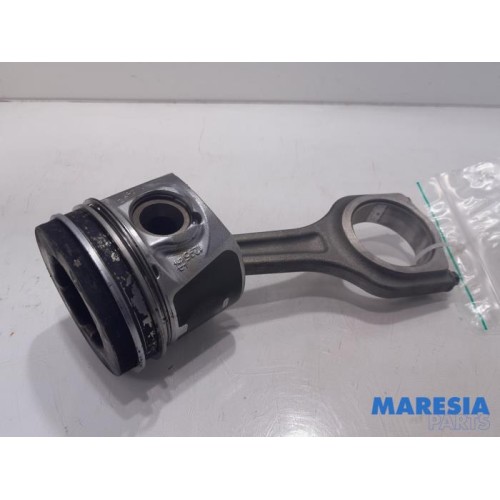 Citroen - DS3 - Connecting rod