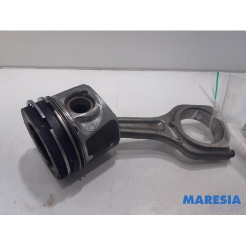 Citroen - DS3 - Connecting rod