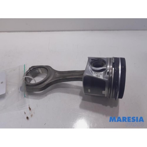 Citroen - DS3 - Connecting rod