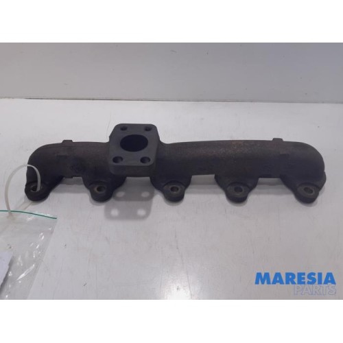 Citroen - DS3 - Exhaust manifold