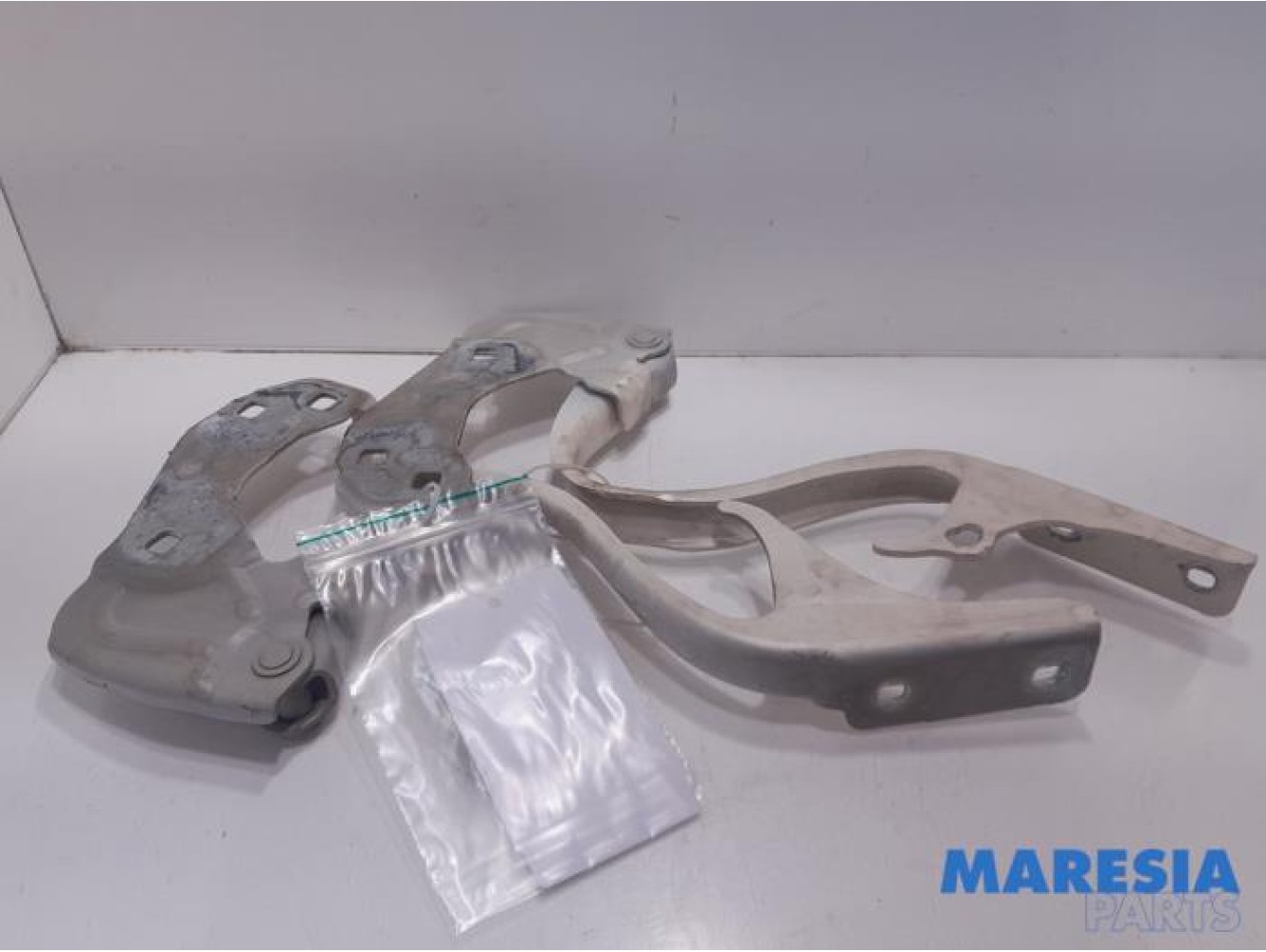 Fiat - 500 - Motorhaube Scharnier