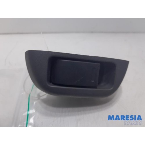 Peugeot - 107 - Electric window switch