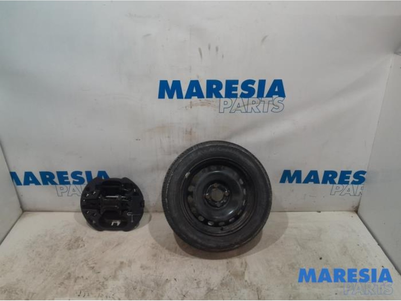Renault - Twingo - Krikset + reservewiel
