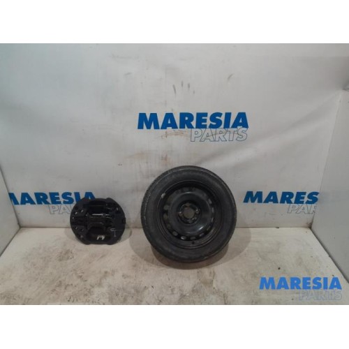 Renault - Twingo - Jackkit + spare wheel