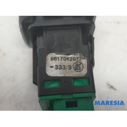 Citroen - Berlingo - Central locking switch