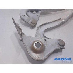 Citroen - Berlingo - Bonnet Hinge