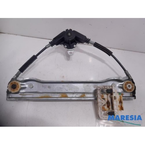 Fiat - Panda - Rear door window mechanism 4-door, right