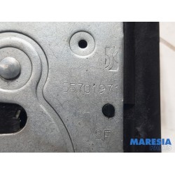 Fiat - 500 - Tailgate lock mechanism