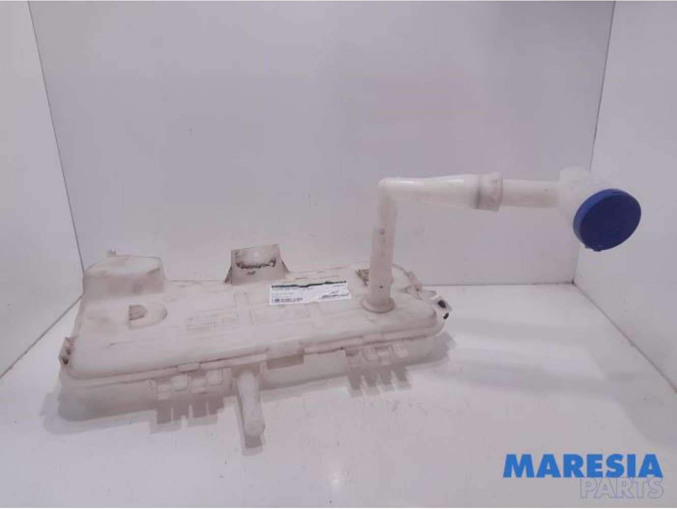 Citroen - Berlingo - Front windscreen washer reservoir