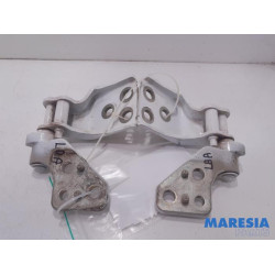Citroen - Berlingo - Tailgate hinge
