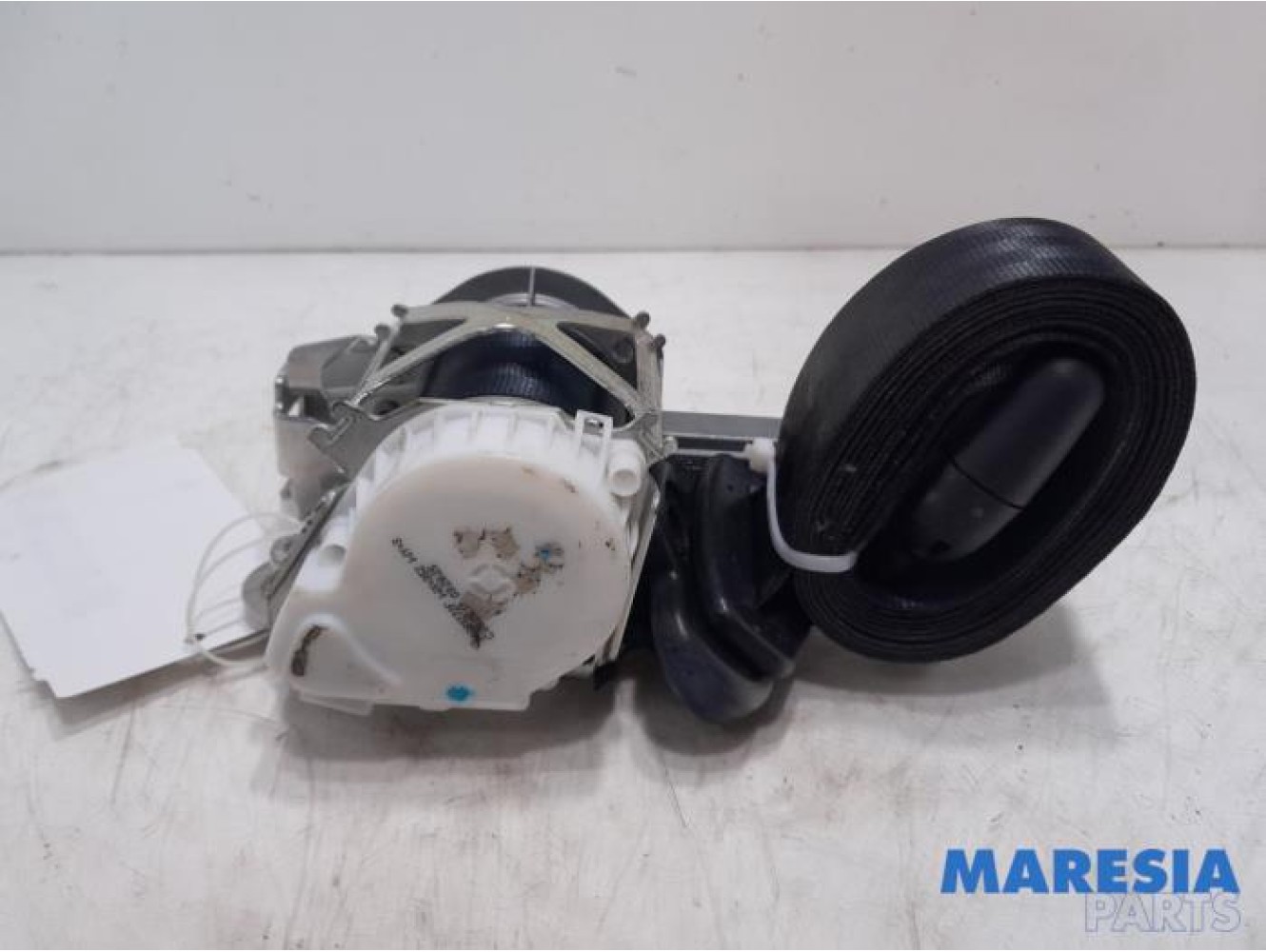 Ford - KA - Front seatbelt, right