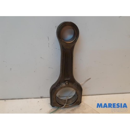 Citroen - DS3 - Connecting rod