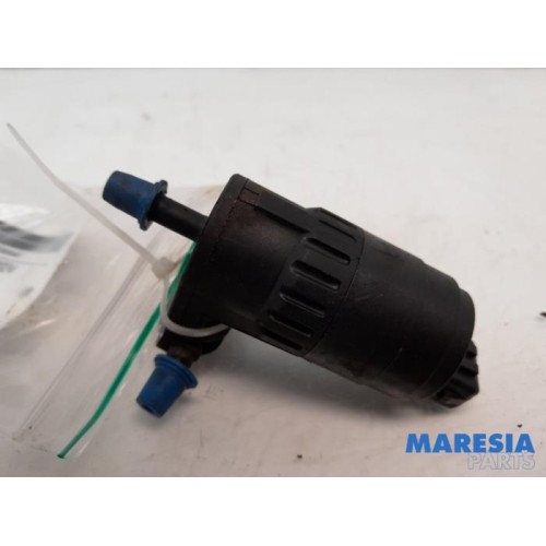Fiat - 500 - Scheibensprüherpumpe vorne