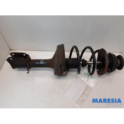 Renault - Twingo - Front shock absorber rod, left