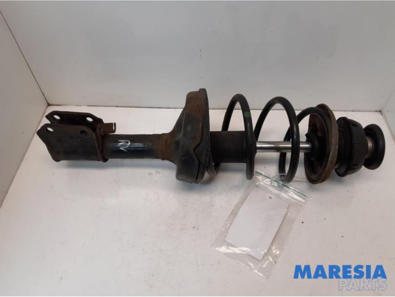Renault - Twingo - Front shock absorber rod, right