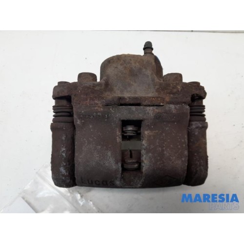 Renault - Twingo - Front brake calliper, left
