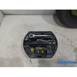 Peugeot - 3008 - Krikset + reservewiel