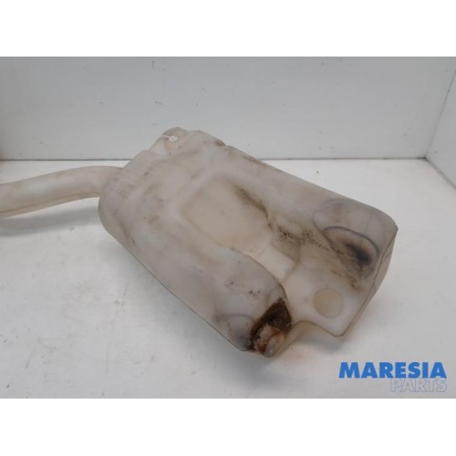Renault - Twingo - Front windscreen washer reservoir