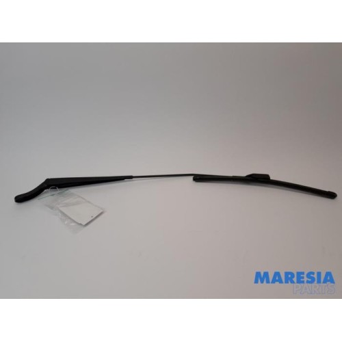 Renault - Twingo - Front wiper arm
