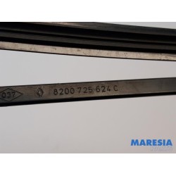 Renault - Twingo - Front wiper arm