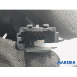 Renault - Twingo - Front seatbelt buckle, right