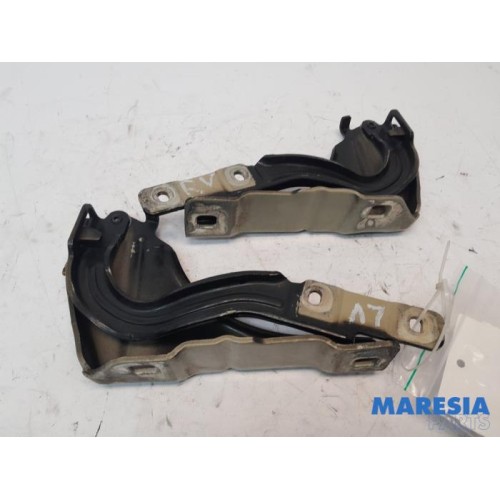 Alfa Romeo - Mito - Bonnet Hinge