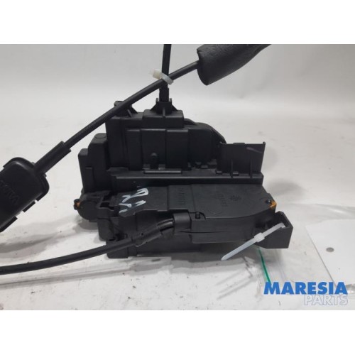 Renault - Scenic - Rear door mechanism 4-door, right