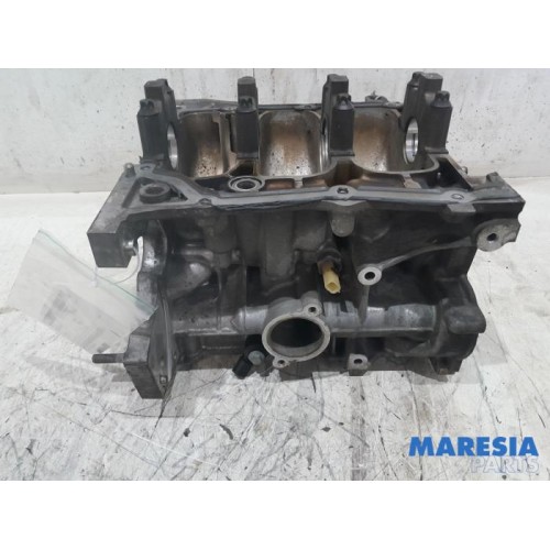 Renault - Clio - Engine crankcase